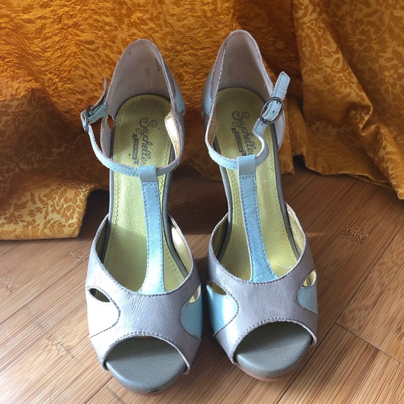 3/$30🌻| Seychelles Heritage Peep toe Heels - Picture 4 of 8